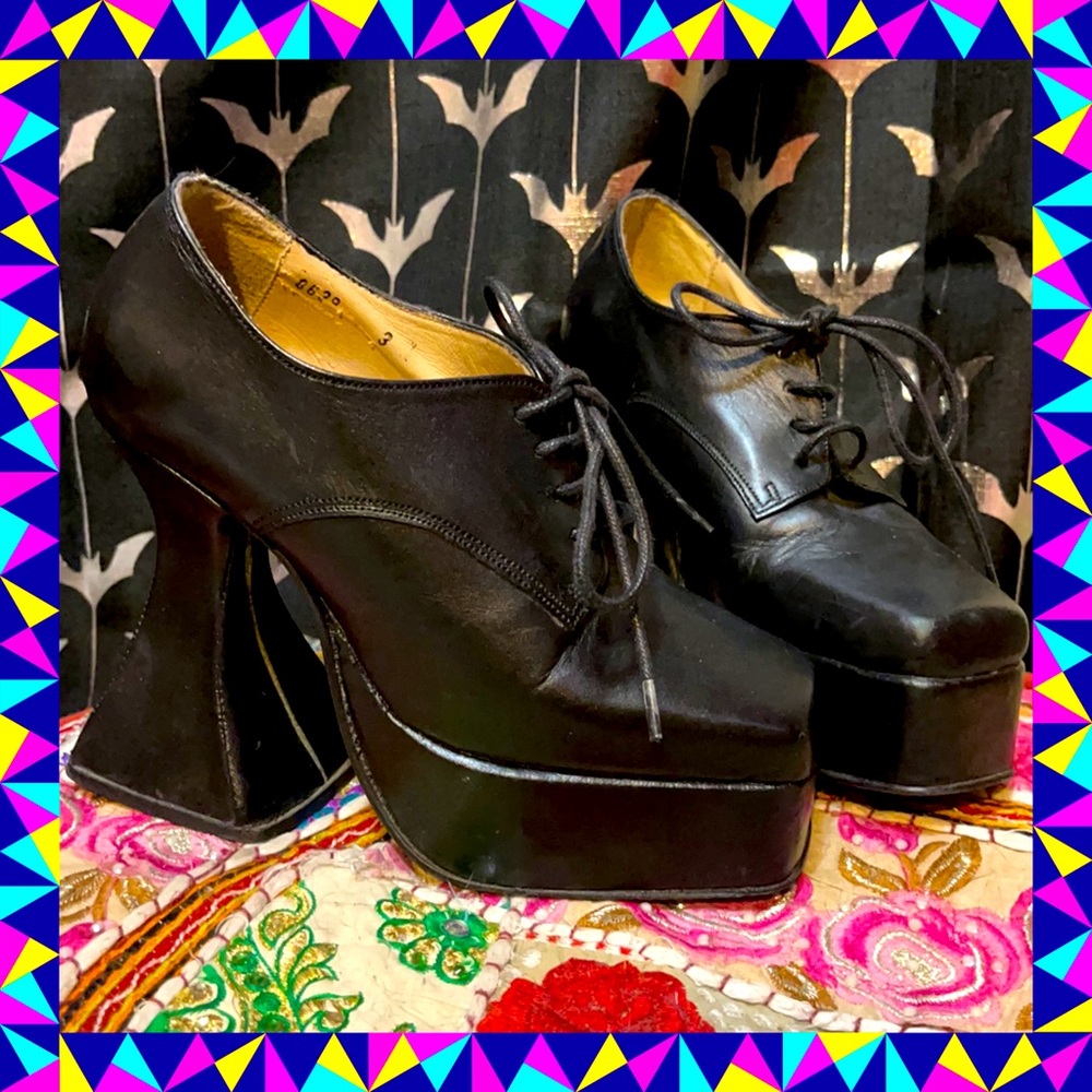 90s platform Gothic shoes vintage pikes witch heel
